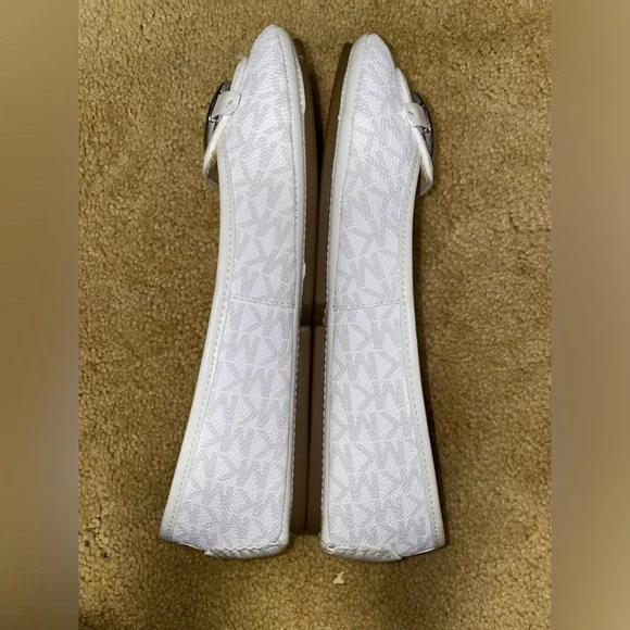 MICHAEL MICHAEL KORS WITHE FLATS. - Picture 12 of 16